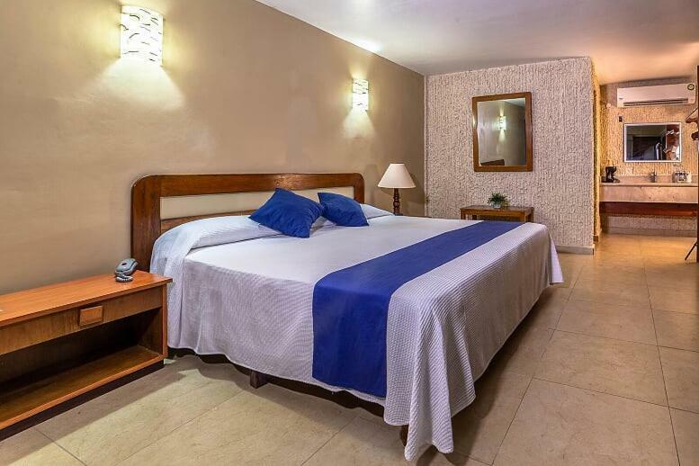Hotel Plaza Palmas 툭스판 외부 사진